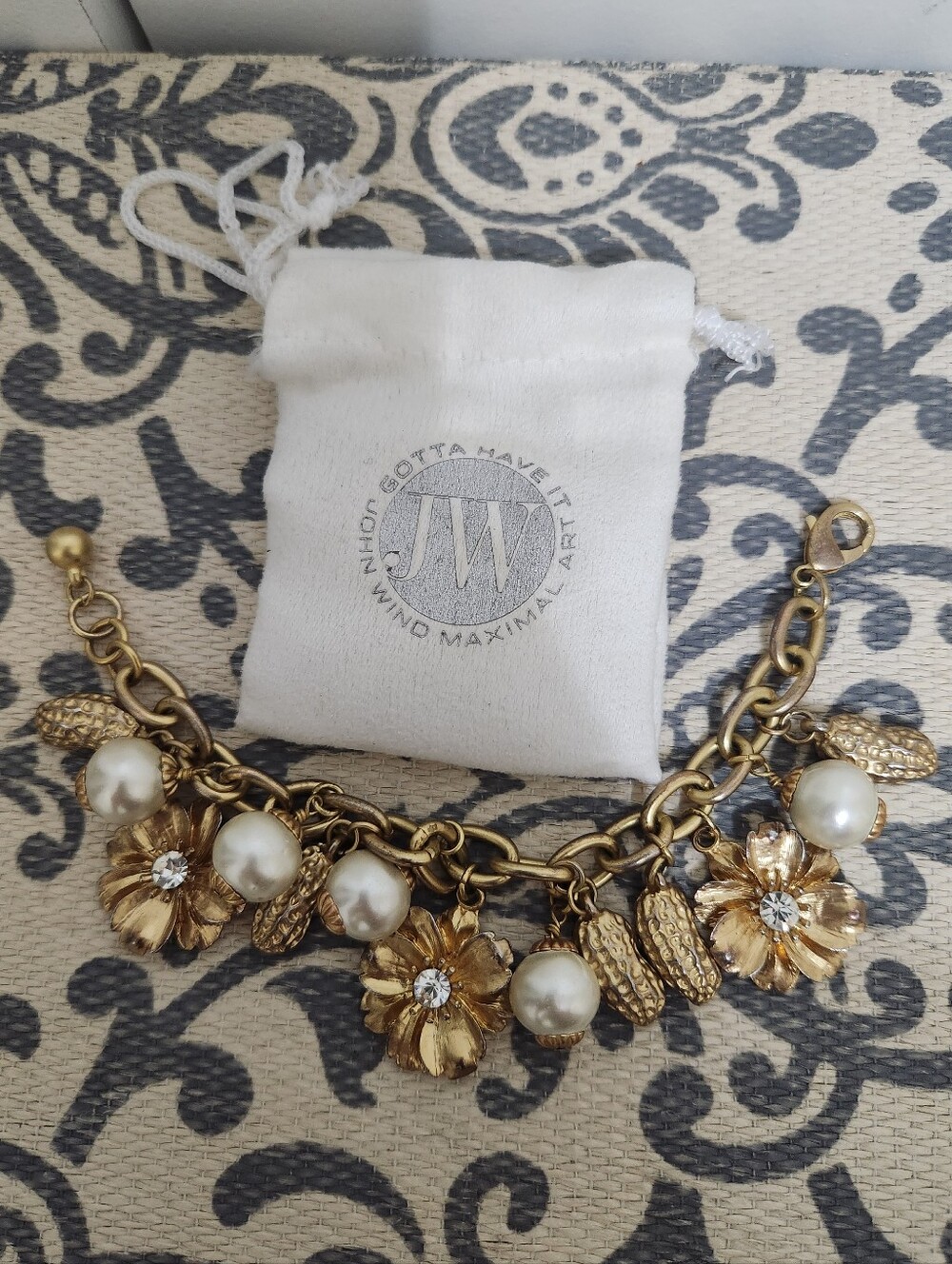 John Wind  Vintage  Whimsical Gold-Tone Floral Chunky  Pearl Charm Bracelet